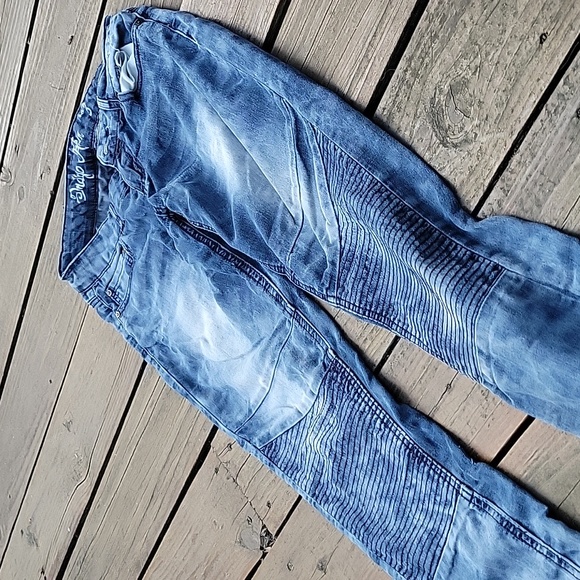 Jeans - Picture 2 of 3